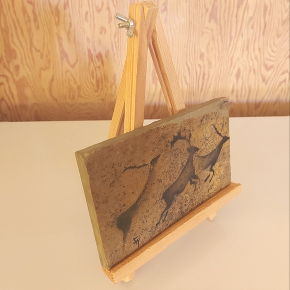 Moving Deer Painting on Stone, Artisan Creation made in Alberta comes with stand - Picture 5 of 11